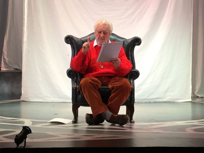 Bernard Cribbins reads The Wind In The Willows