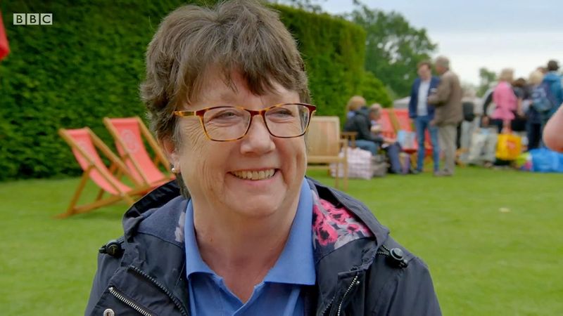 Kate Robertson on the Antiques Roadshow
