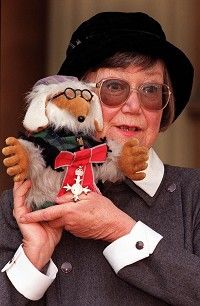 Elisabeth Beresford with her MBE